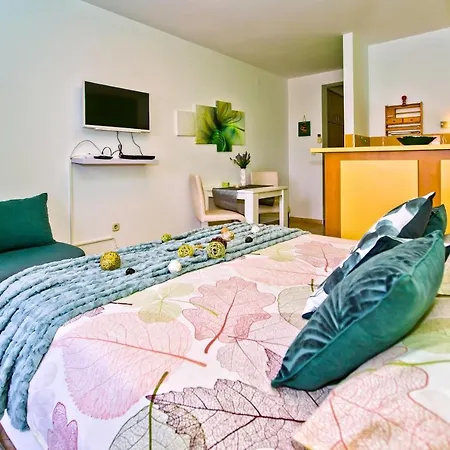 アパートホテル Softic Hvar