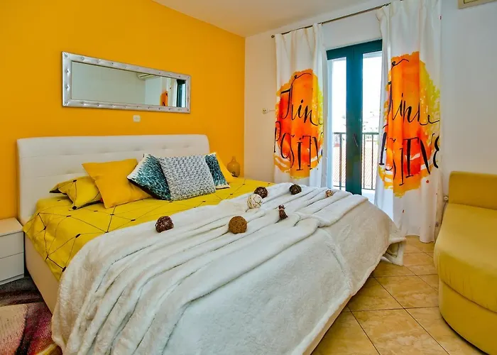 Softic Hvar Aparthotel