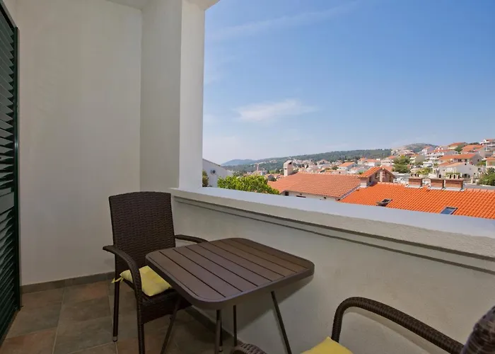 Softic Hvar Aparthotel