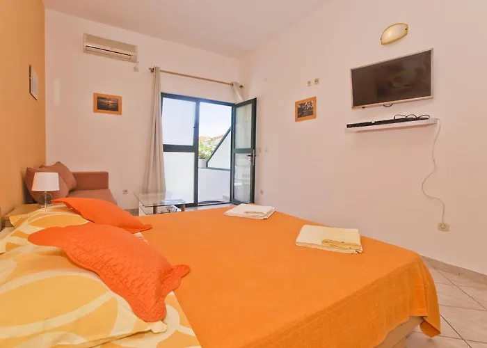 Softic Hvar Aparthotel