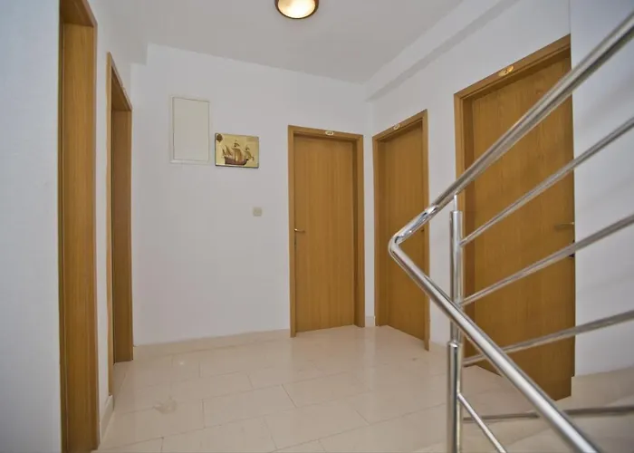 Softic Hvar Aparthotel 4*