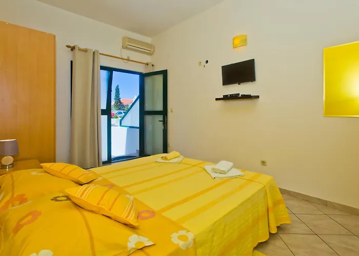 Softic Hvar Aparthotel