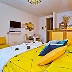 Softic Hvar 公寓式酒店 赫瓦尔