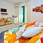 Softic Hvar 公寓式酒店 4*