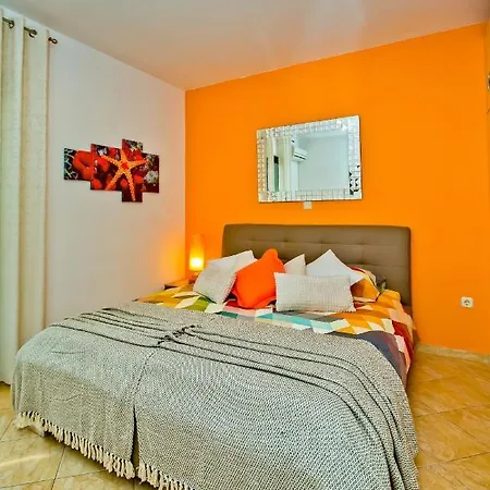 מלון דירות Softic Hvar 4*