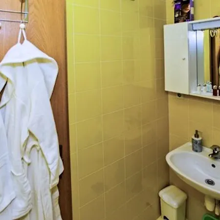 Softic Hvar חוואר